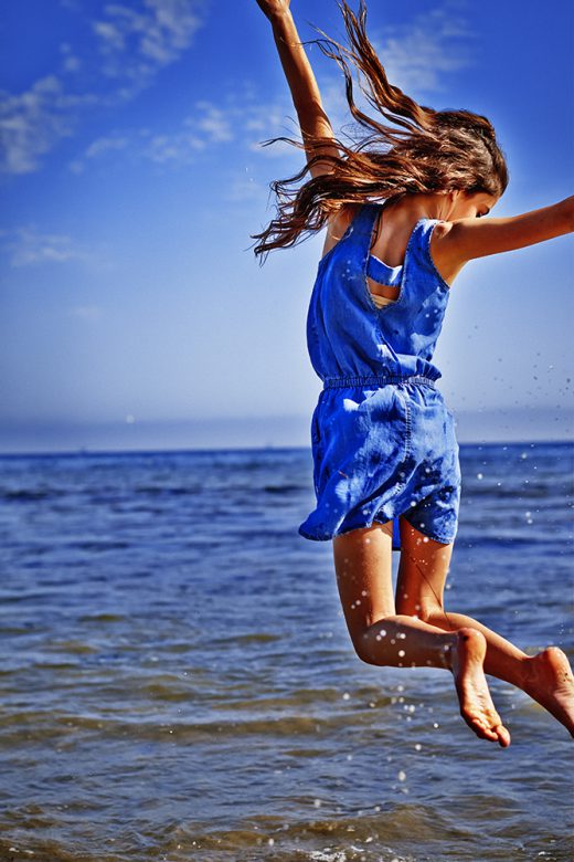 Image by Dewey Nicks