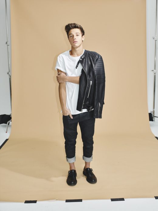 Image by Dewey Nicks