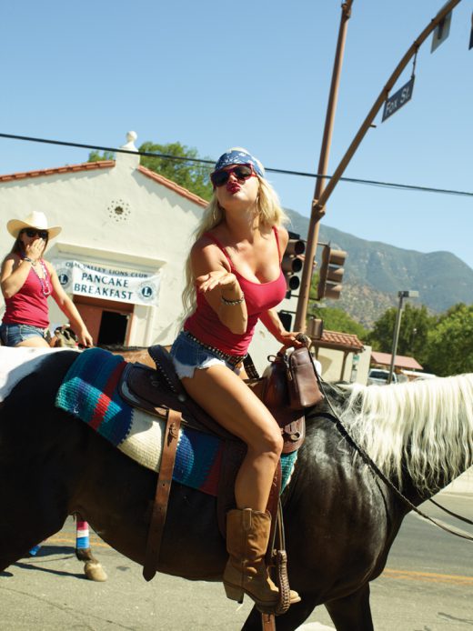 Image by Dewey Nicks