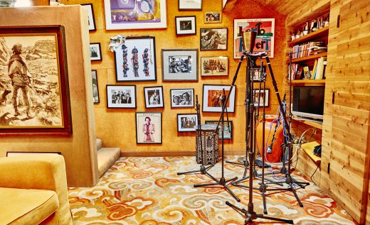 Image by Dewey Nicks