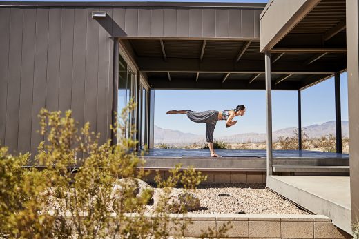 Image by Dewey Nicks